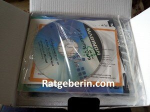 Randvoll mit Zubehör - in der kompakten Verpackung sind eine ausführliche Anleitung in mehreren Sprachen sowie die Software und Treiber beigelegt.
